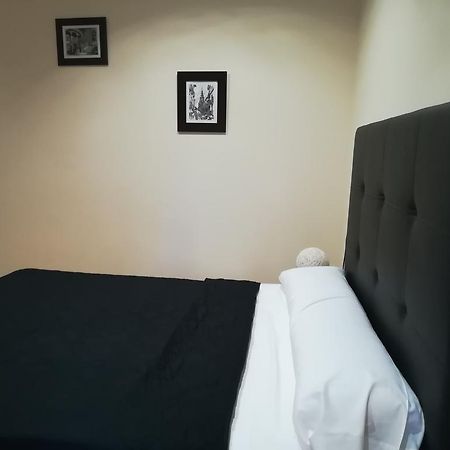 Hostal Palacios Toledo Bagian luar foto