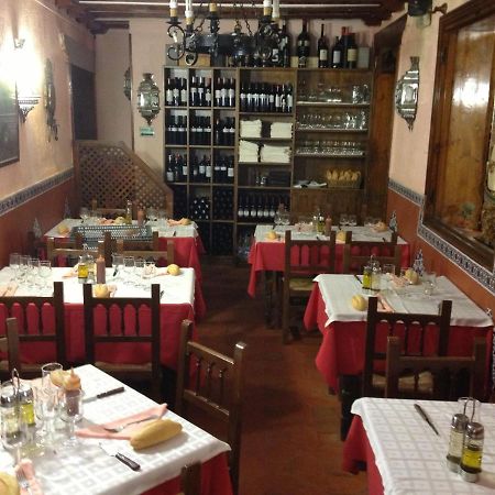 Hostal Palacios Toledo Bagian luar foto