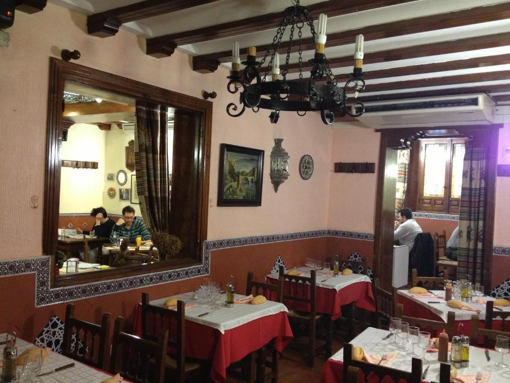 Hostal Palacios Toledo Bagian luar foto