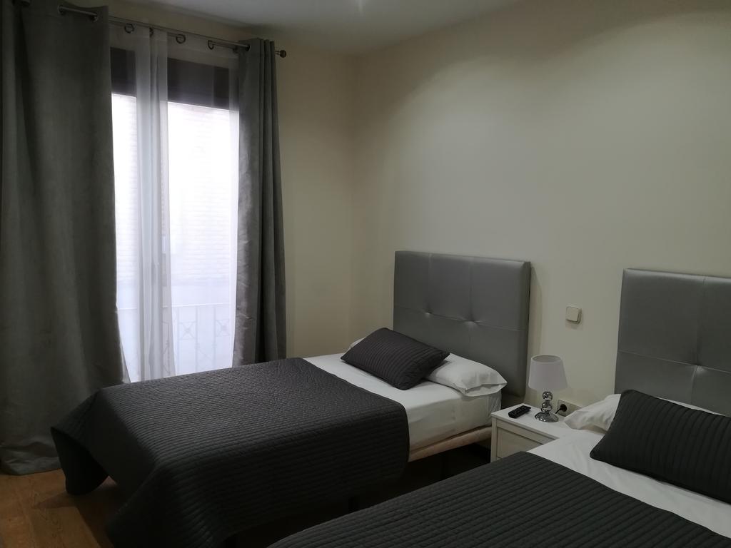Hostal Palacios Toledo Bagian luar foto