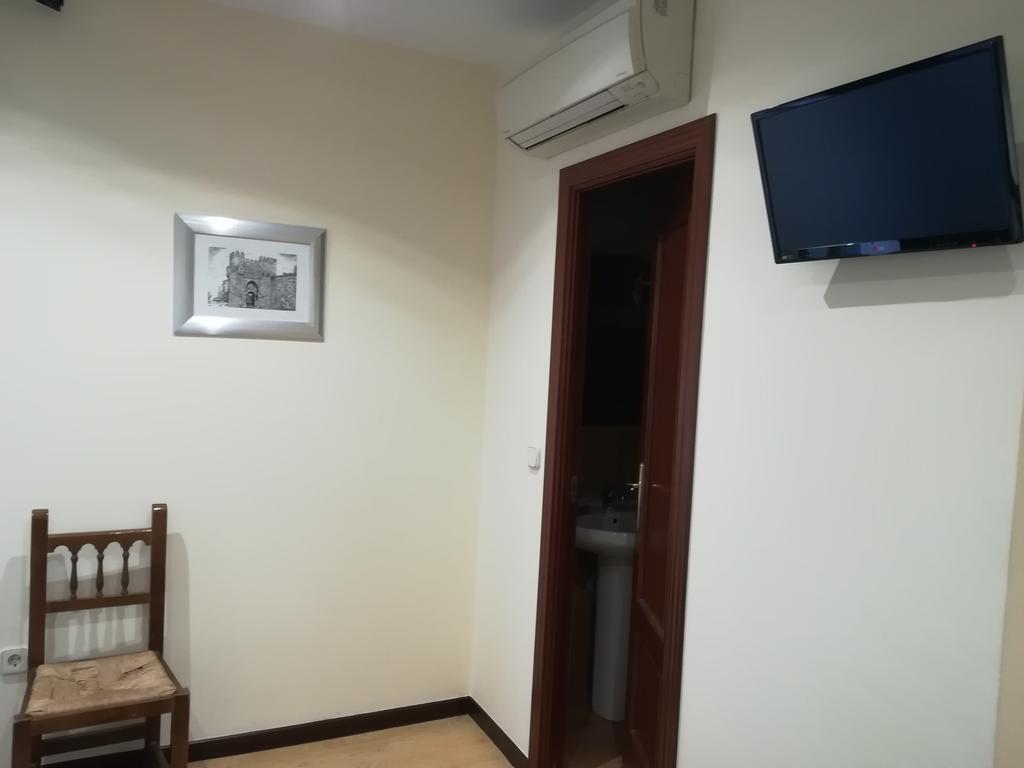 Hostal Palacios Toledo Bagian luar foto